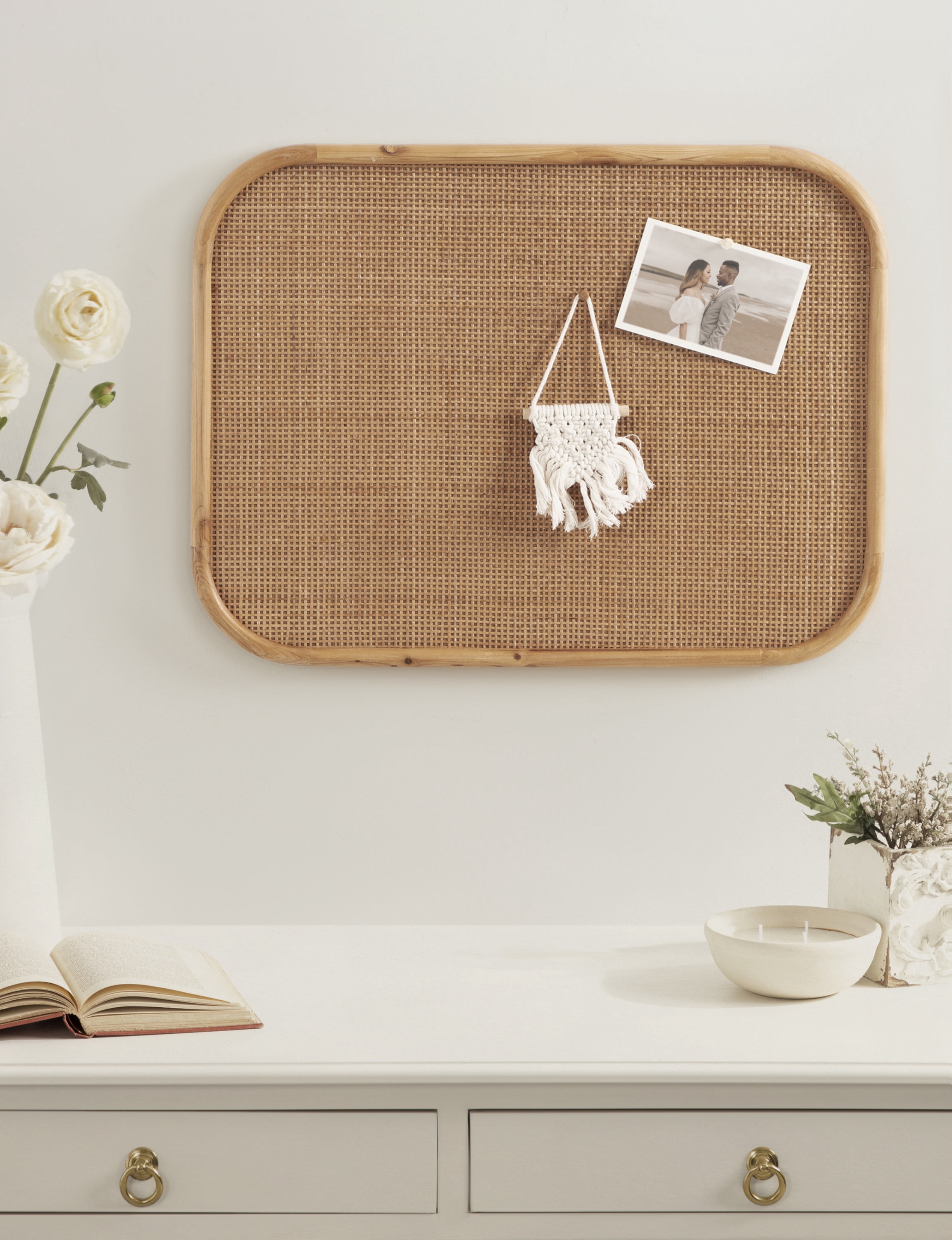 Kate and Laurel Planche Modern Rattan Wall Pinboard, 20 x 26, Natural Wood, Boho Rounded Rectangle Wall Organizer for Use as Cork Board, Vision Board, or Bulletin Board