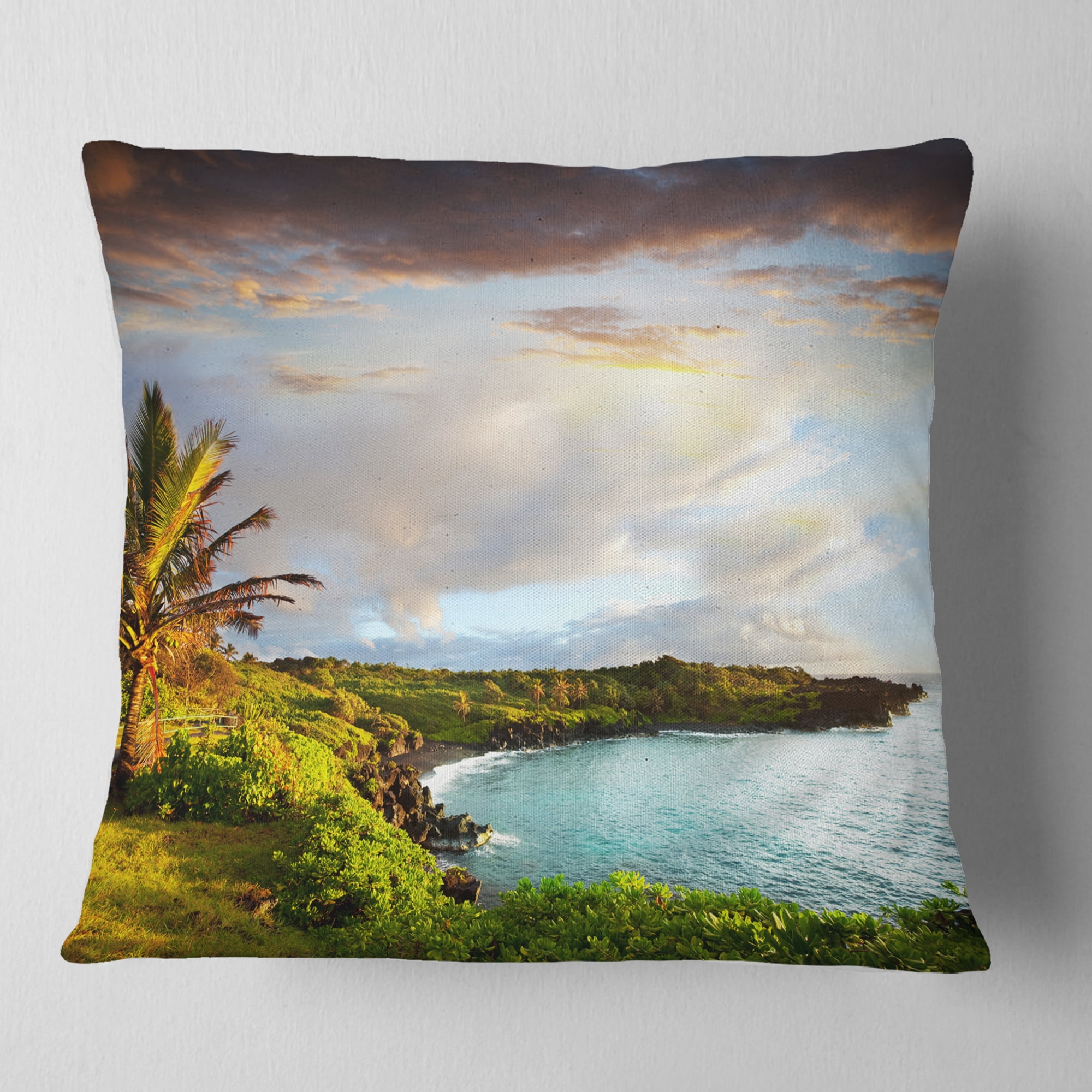 Designart Hawaii Oahu Island - Photography Throw Pillow - 18x18