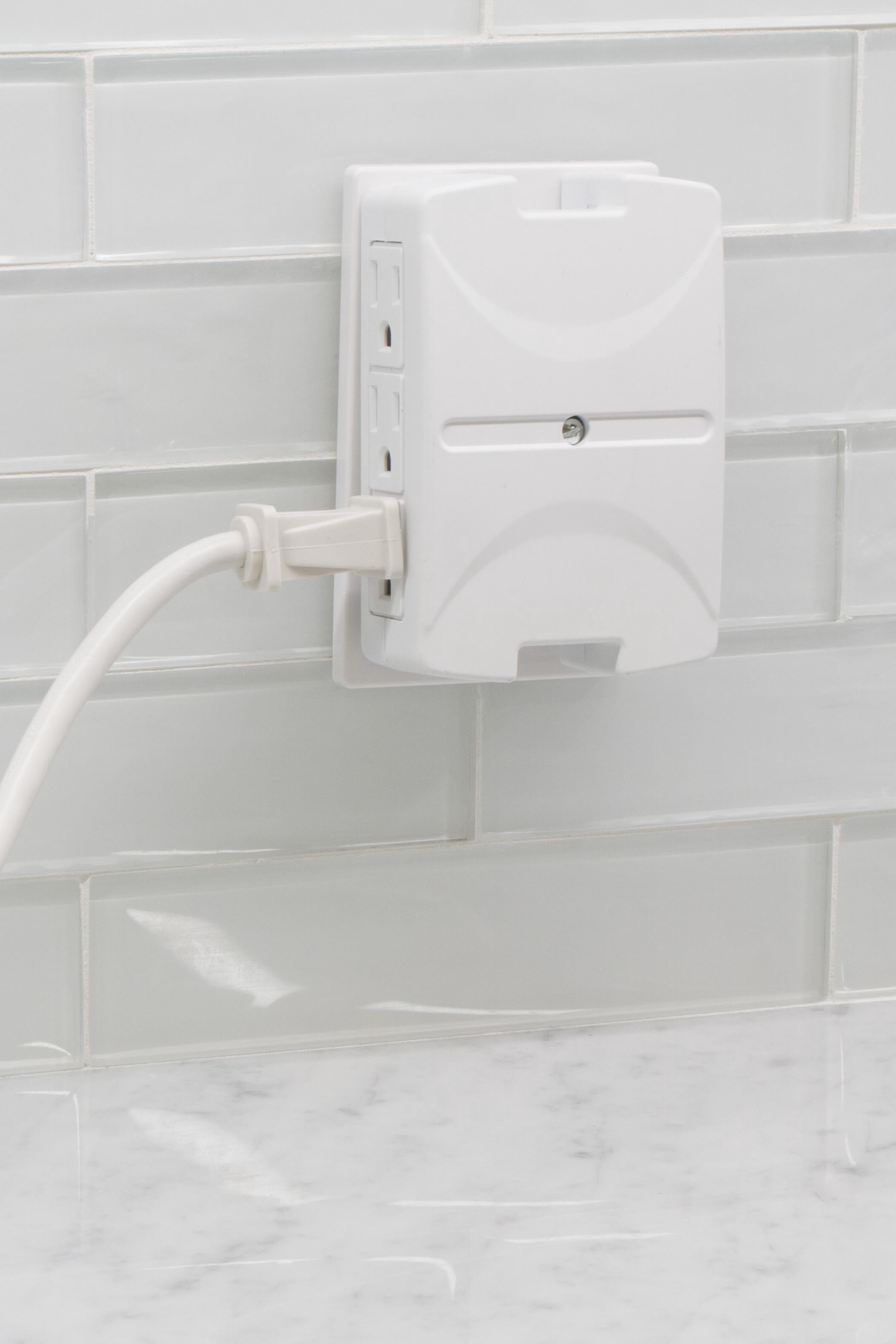 Philips 6-Outlet Wall Adapter, Side-Access Outlets, White, SPS1060T/17