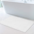 thumbnail image 1 of Alfombra de baño MAYSHINE de felpilla suave de felpa blanca, 60 x 100 cm, 1 of 9