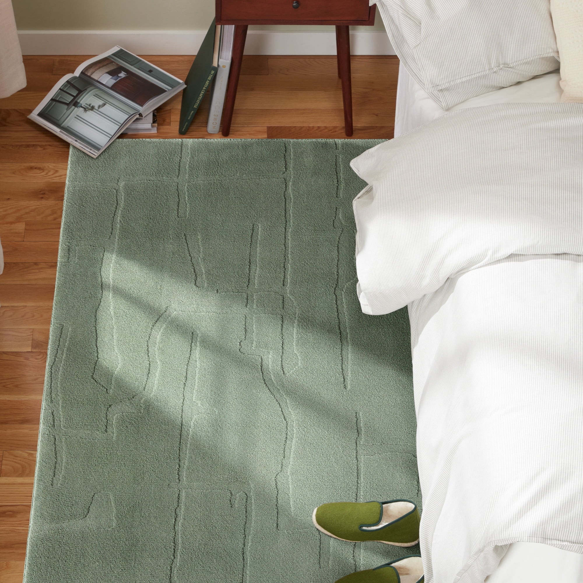 TOWN & COUNTRY EVERYDAY Rae Abstract Organic Soft Felt Everwash®, Machine Washable Area Rug with Non-Slip Backing, Abstract Rug, Sage Green, 4'11"x6'10"