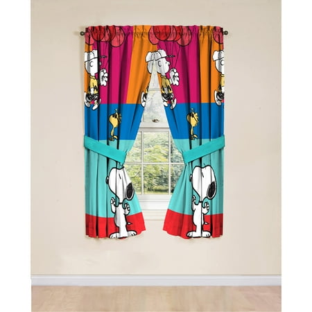 Peanuts Window Drapes, Set of 2
