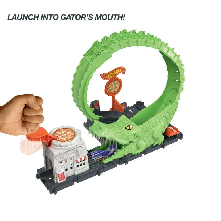 Hot Wheels Gator Loop Attack Race Track Set with Stunt Connectors