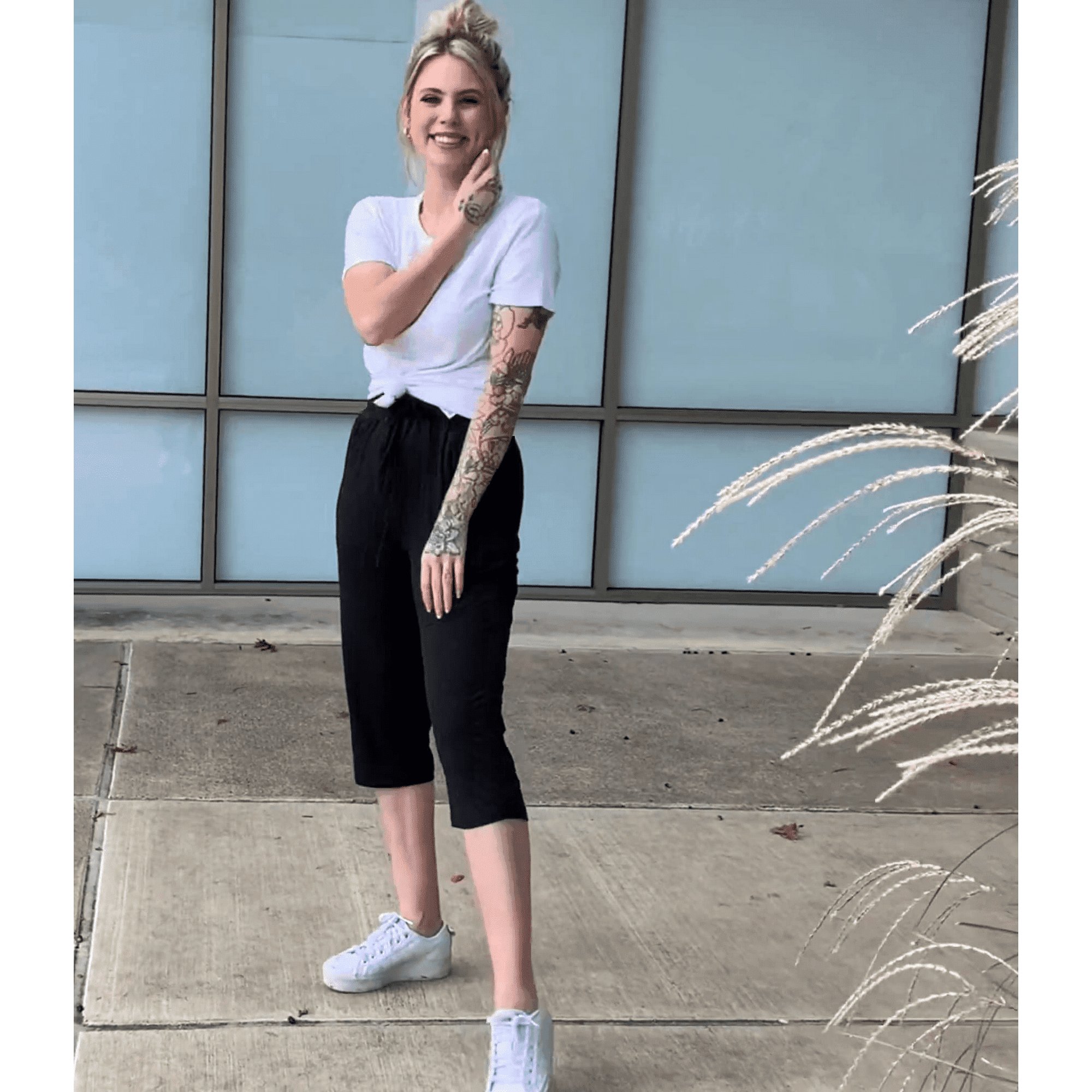 SOMER Women's Capri Yoga Pants Loose Soft High Waist Drawstring Workout Sweatpants Casual Work Pants Flare Leggings with Pockets for Summer