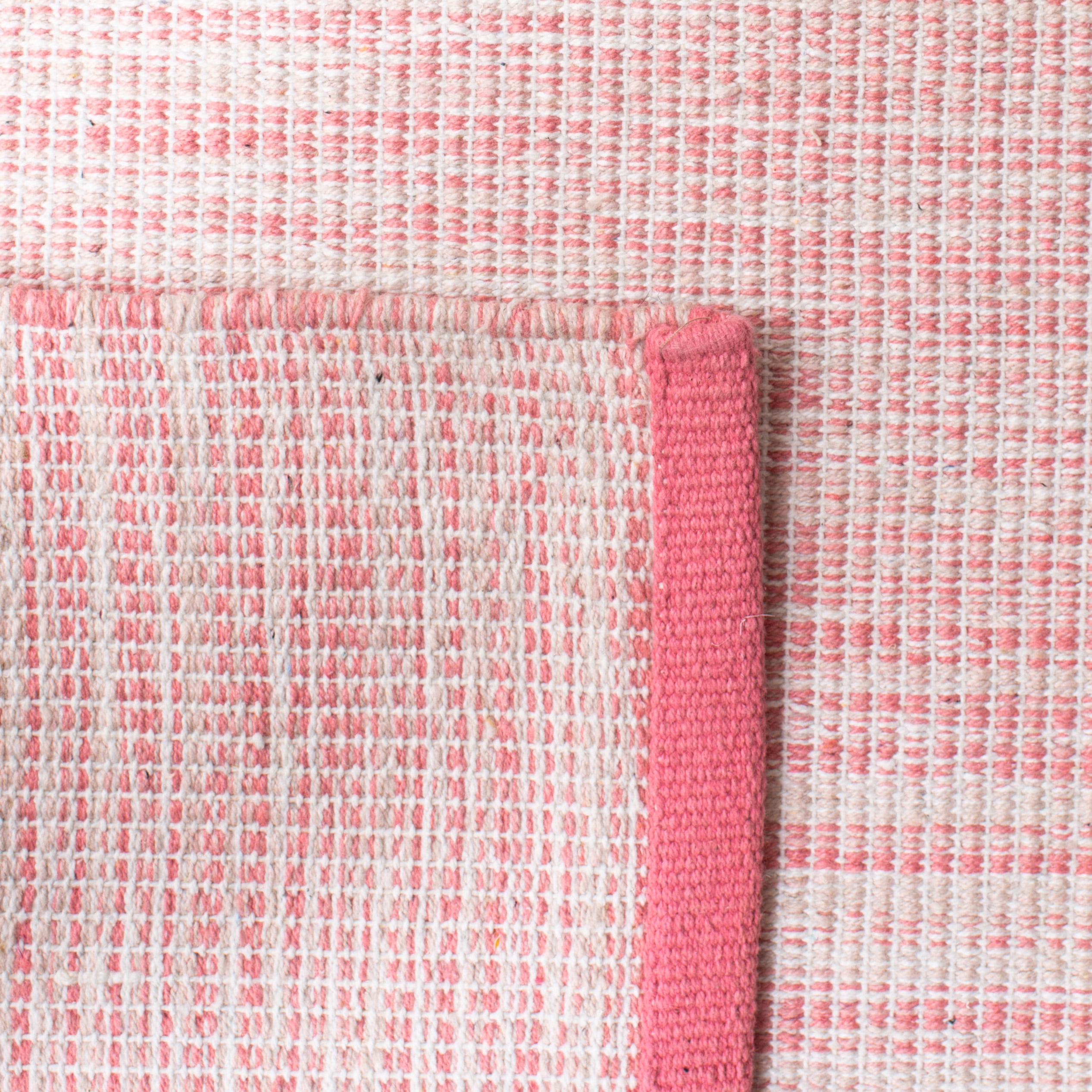SAFAVIEH Montauk Bernadine Solid Cotton Area Rug, Pink/Fuchsia, 3' x 5'