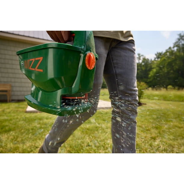 Scotts Wizz Year-Round Spreader - Walmart.ca