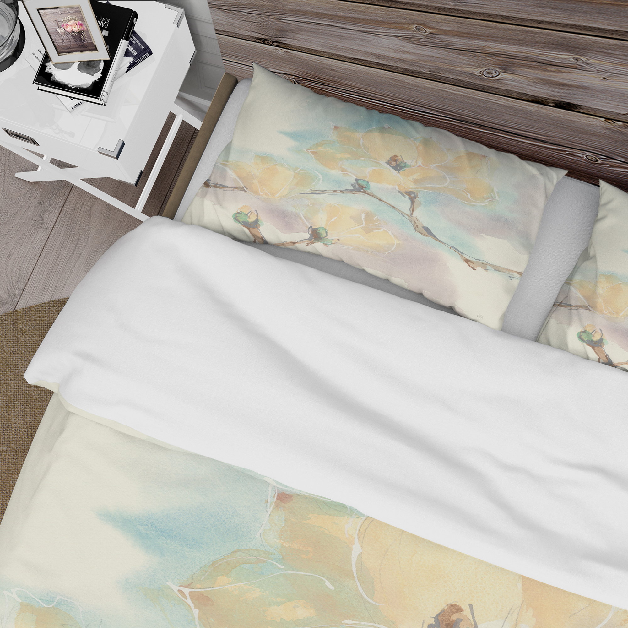 Designart 'Magnolias in White I' Traditional Duvet Cover Set