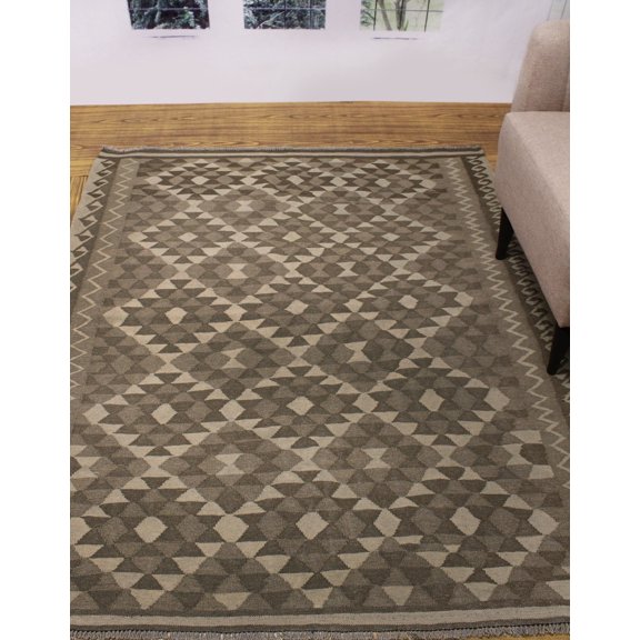 Winchester Hormisda Ivory/Brown Rug, 5'3" x 6'5"