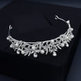 thumbnail image 2 of KAKOWELY 1 corona con incrustaciones de diamantes de imitación para mujer, diadema de perlas, tocado (plata), 2 of 4
