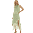 thumbnail image 1 of Conjunto de dos piezas de verano para mujer: top sin mangas con cuello alto y encaje, y falda larga con bajo irregular., 1 of 6