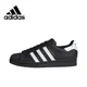 thumbnail image 1 of Zapatillas de tabla unisex de corte bajo y estilo casual Superstar, 1 of 4