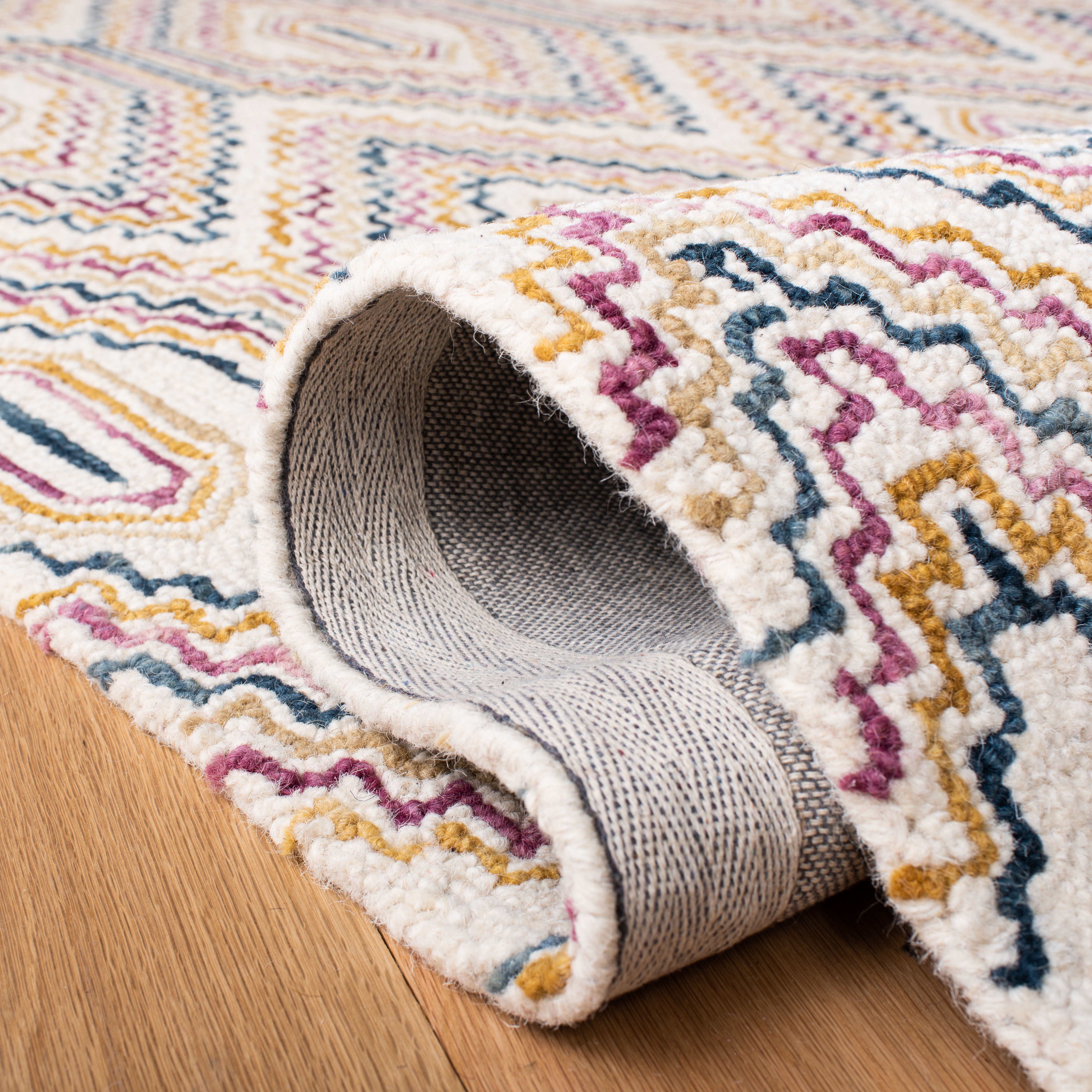 SAFAVIEH Aspen Jessamine Geometric Wool Runner Rug, Ivory/Rust, 2'3" x 7'