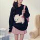 thumbnail image 3 of Suéter con estampado de gato kawaii para mujer, jersey rojo navideño con lazo y cuello redondo, suéter Y2k para mujer, top de punto estilo japonés dulce y preppy, 3 of 5
