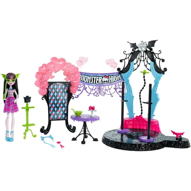 Monster High to Monster High Dance the Fright Away Playset