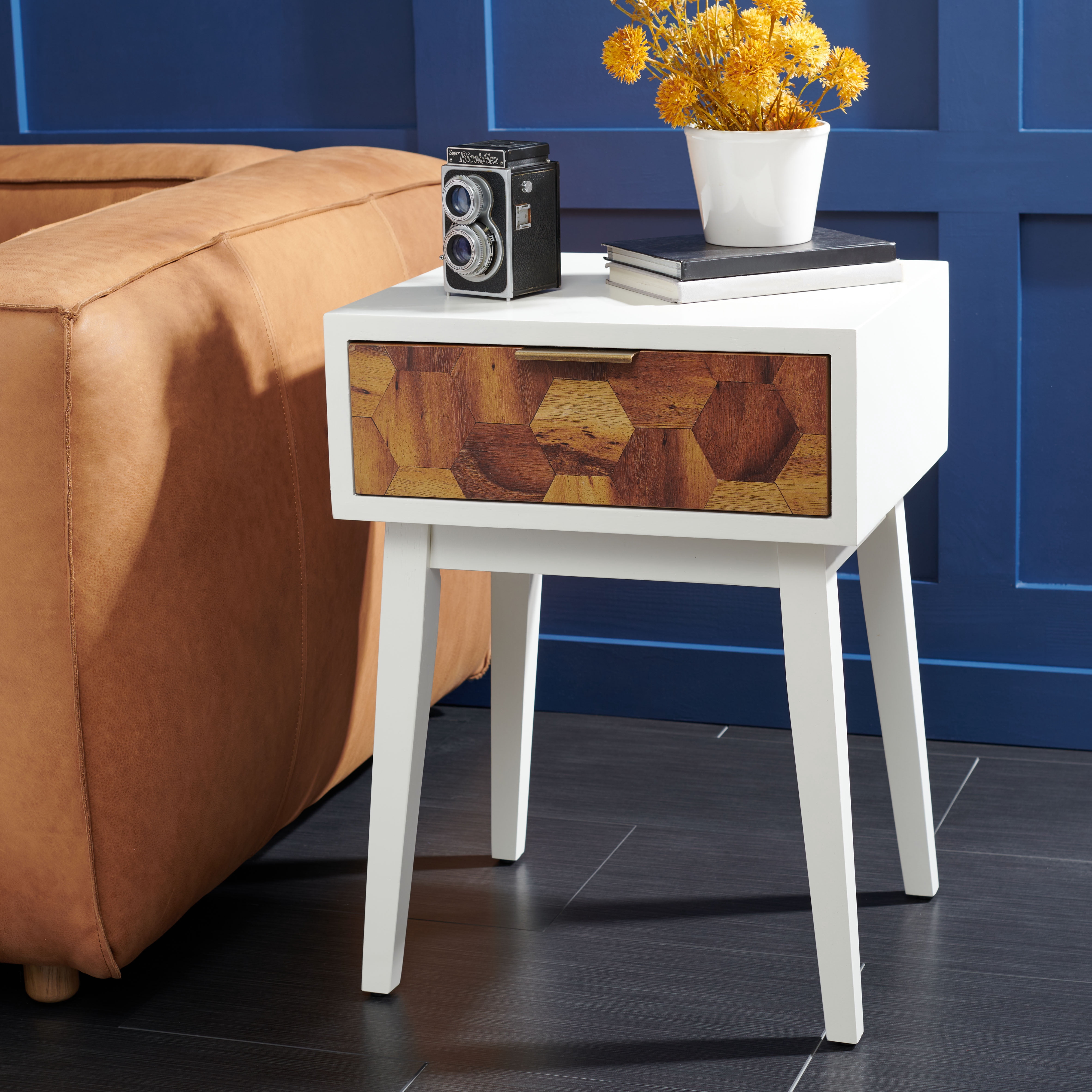 SAFAVIEH Nilo 1 Drawer Modern White/Brown Wood Storage End Table (18 in. W x 15 in. D x 24 in. H)
