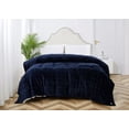 thumbnail image 3 of Couverture en peluche douce et soyeuse Chaps, bleu marine, double/Queen, 3 of 3