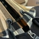 thumbnail image 3 of Chaqueta con capucha Casual de pareja Burberry, 3 of 4