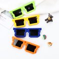thumbnail image 4 of Gafas de sol unisex con diseño de bloques de construcción divertidos y bonitos, 4 of 6
