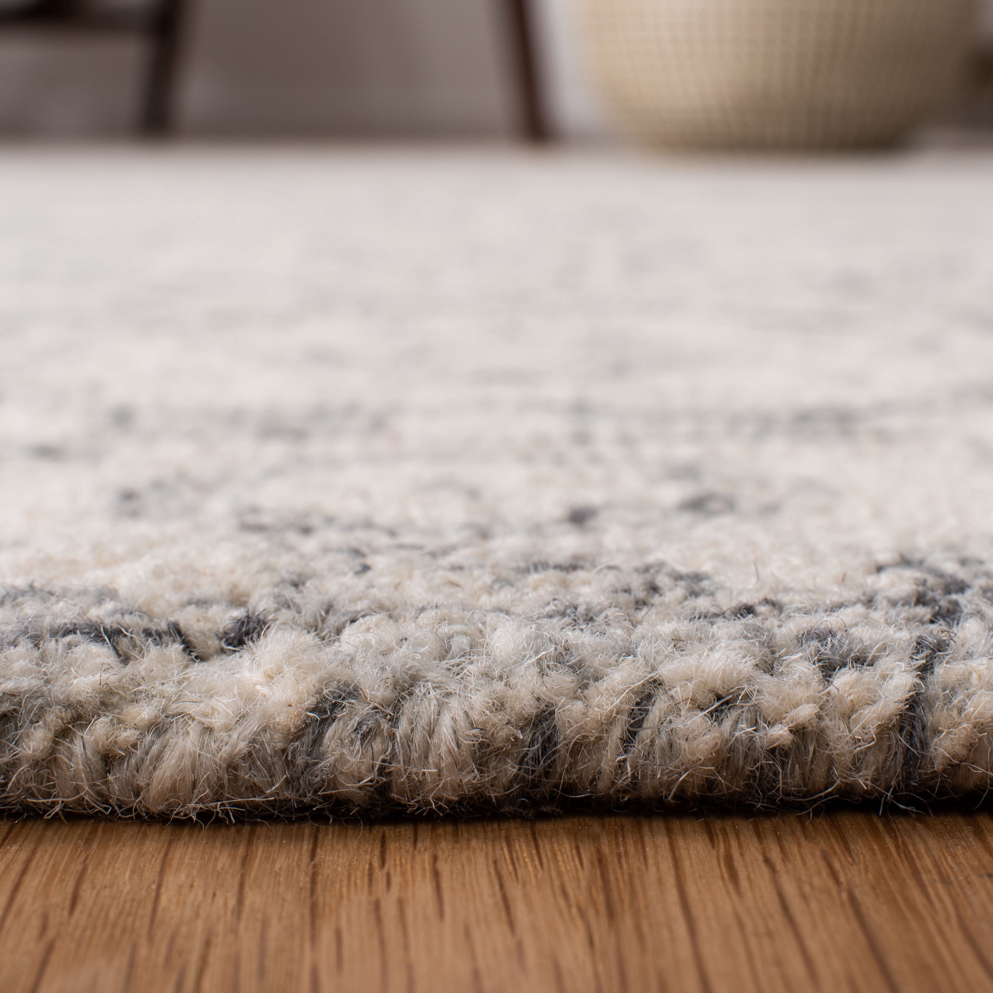 SAFAVIEH Micro-Loop Robina Floral Area Rug, Charcoal/Ivory, 10' x 14'