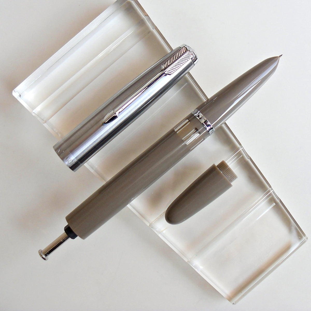 1 x Fountain Pen , esin Body Steel Push Cap Vacumatic Fountain Pen F Nib 0.5MM With Ink Window