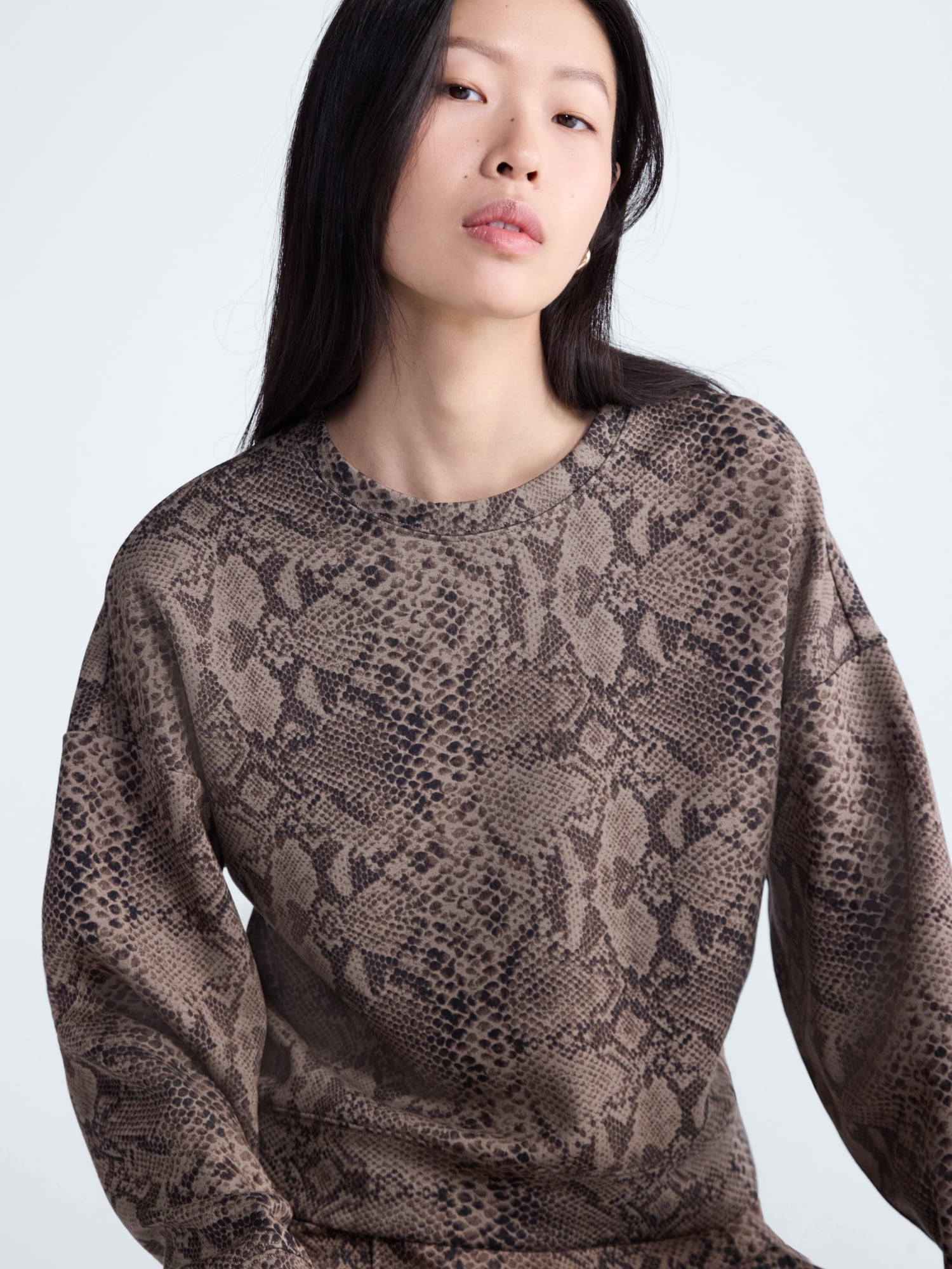 Scoop Women's and Women's Plus Scubaknit Cropped Sweatshirt with Drop Sleeves, Sizes XS-4X