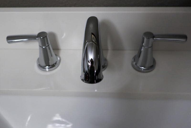 Delta Casara 8 in. Widespread Double Handle Bathroom Faucet in Polished Chrome