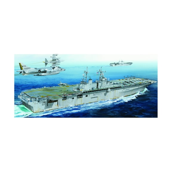 HobbyBoss 83405 US Amphibious Assault Ship Boxer 1/700 Scale Plastic Model Kit
