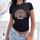 thumbnail image 3 of Playera Blusa De Mamá Estilo Arcoiris – Amor, Arcoíris y Corazones en Cada Suspiro Color Negro Talla Mediana Marca Emil SaEs, 3 of 4