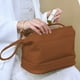 thumbnail image 4 of Neceser grande impermeable de doble capa, organizador de viaje con compartimentos con cremallera para artículos de tocador y maquillaje, ideal como estuche portátil Aestivo | Marrón | AESTIVO, 4 of 6