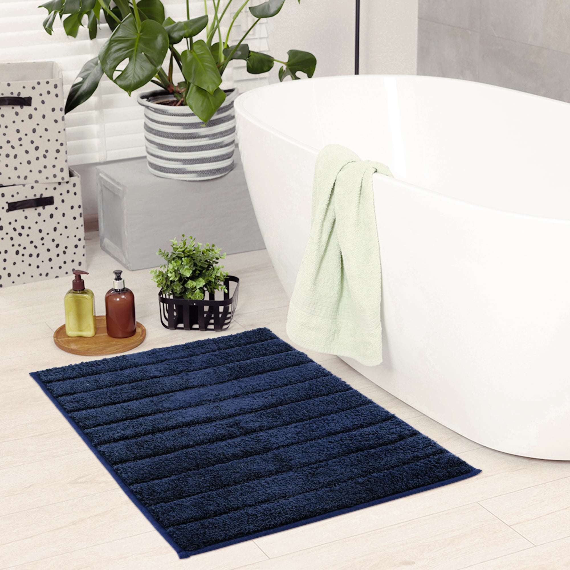 Unique Bargains Soft Stripe Bathroom Rug Rubber Backing Quick Dry Bath Rug Blue 20" x 32"