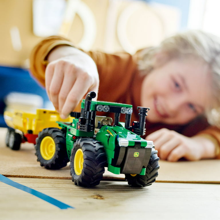 LEGO Technic John Deere 9620R 4WD Tractor Toy 42136 Building Toy -  Collectible Model with Trailer, Featuring Realistic Details, Construction  Farm Toy for Kids Ages 8+