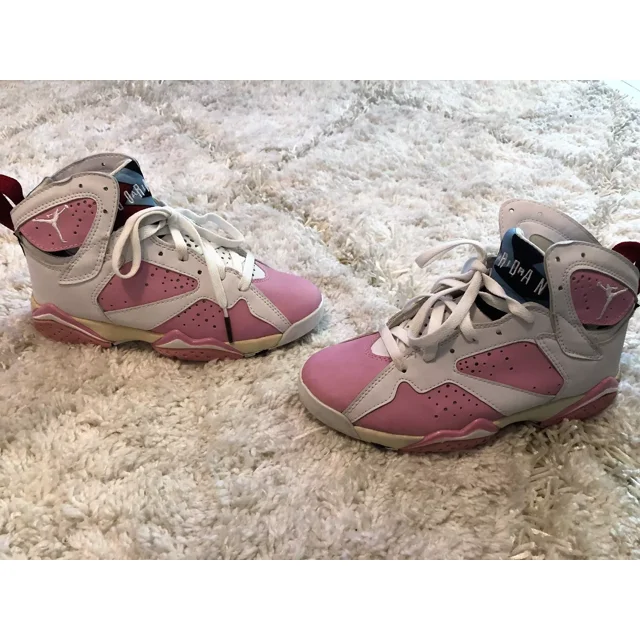 Ni - ke Air Jordan 7 retro Women's size 7.5 Pink and White
