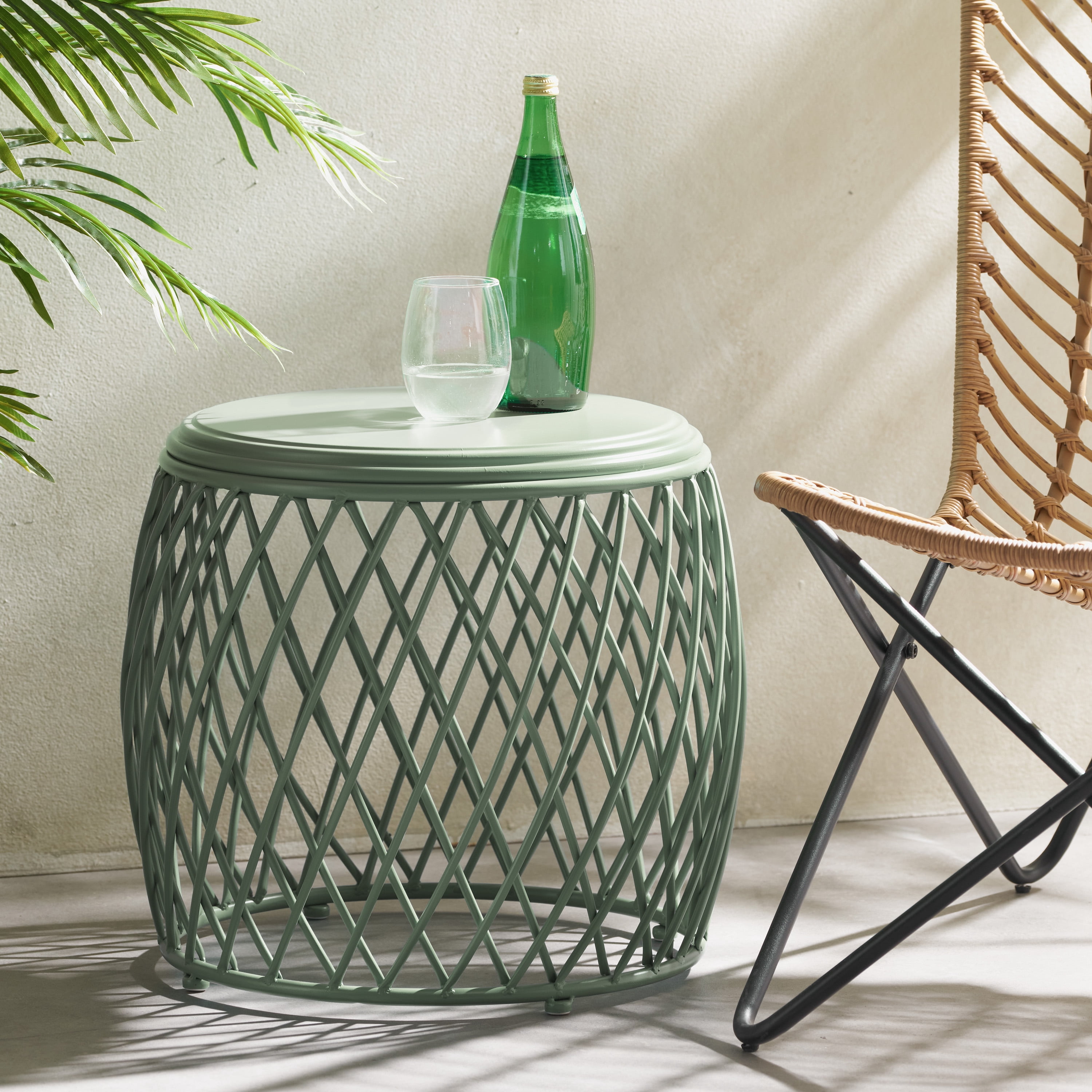 Outdoor Lattice Pattern Iron Side Table 19.75 Inch, Retro Decor Table for Patio Garden, Green