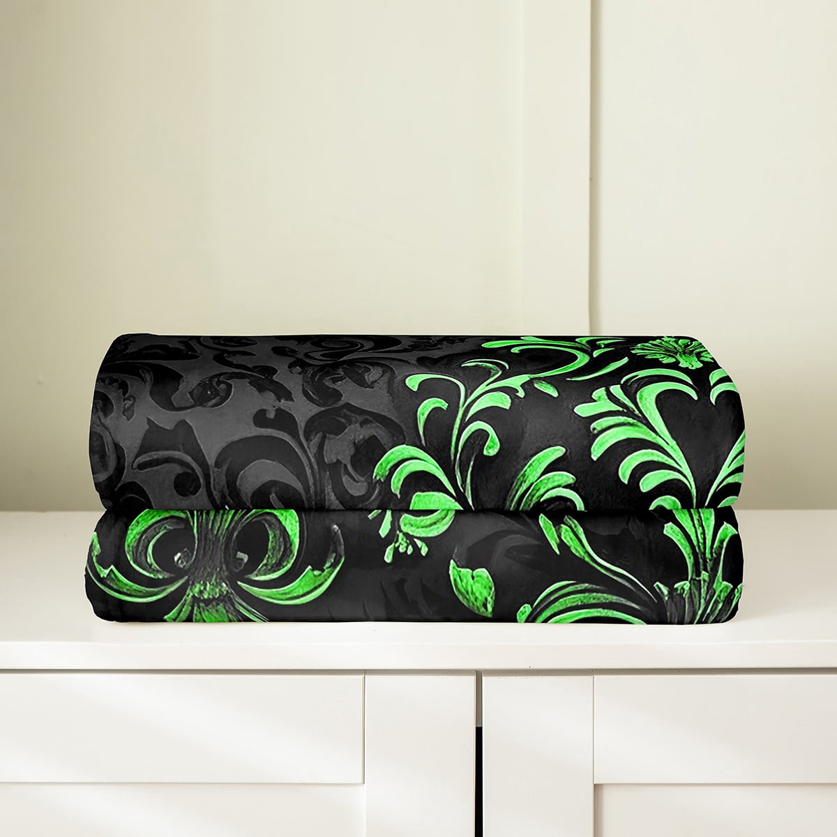 Manfei Victorian Damask Flannel Blanket 90x90, Vintage Baroque Floral Sherpa Throw, Black Green Plush Throw Blanket, Breathable Bedroom Decor