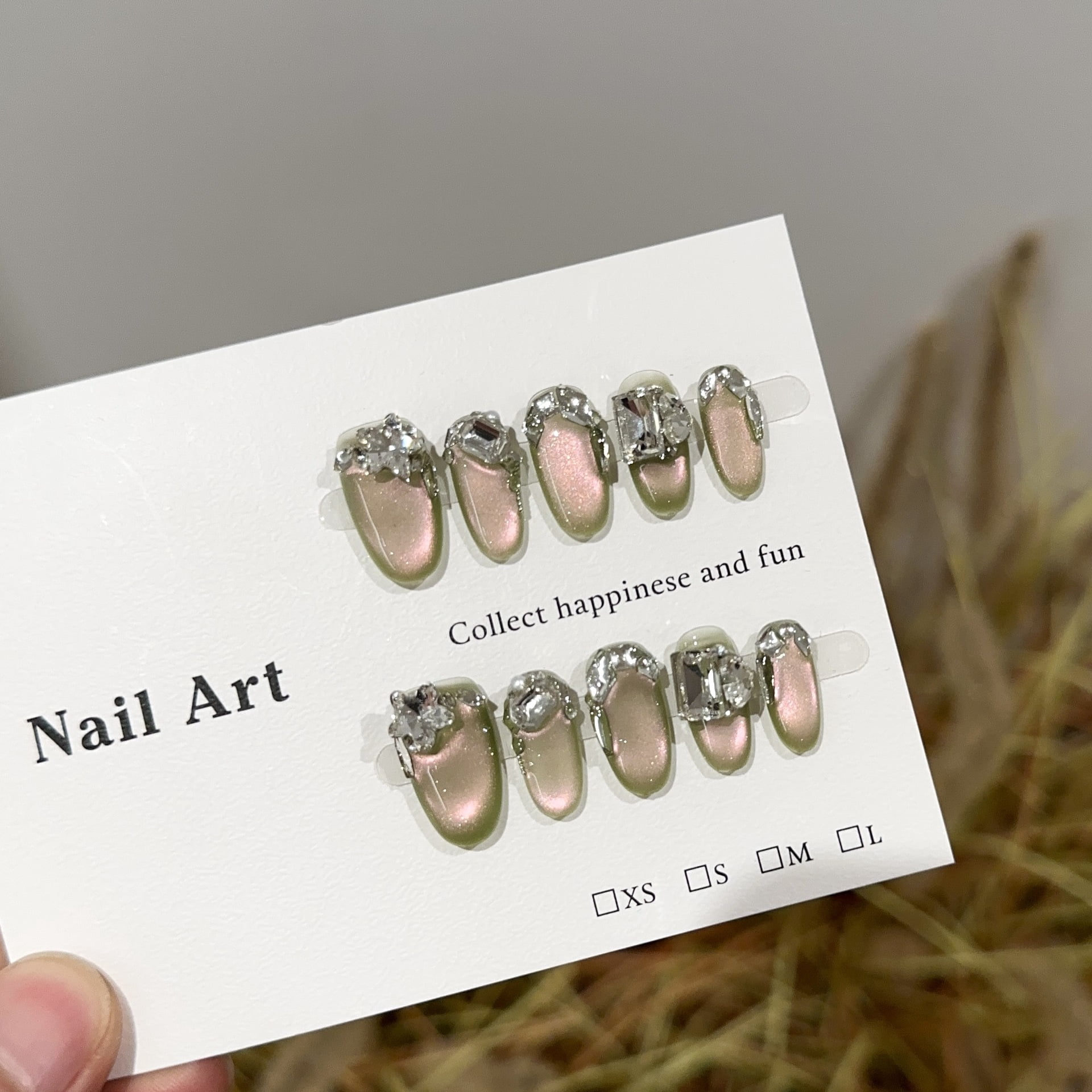 Hand-worn nail pads, high-end spring and summer green guava fruit cat's eye manicure, white light luxury short nails