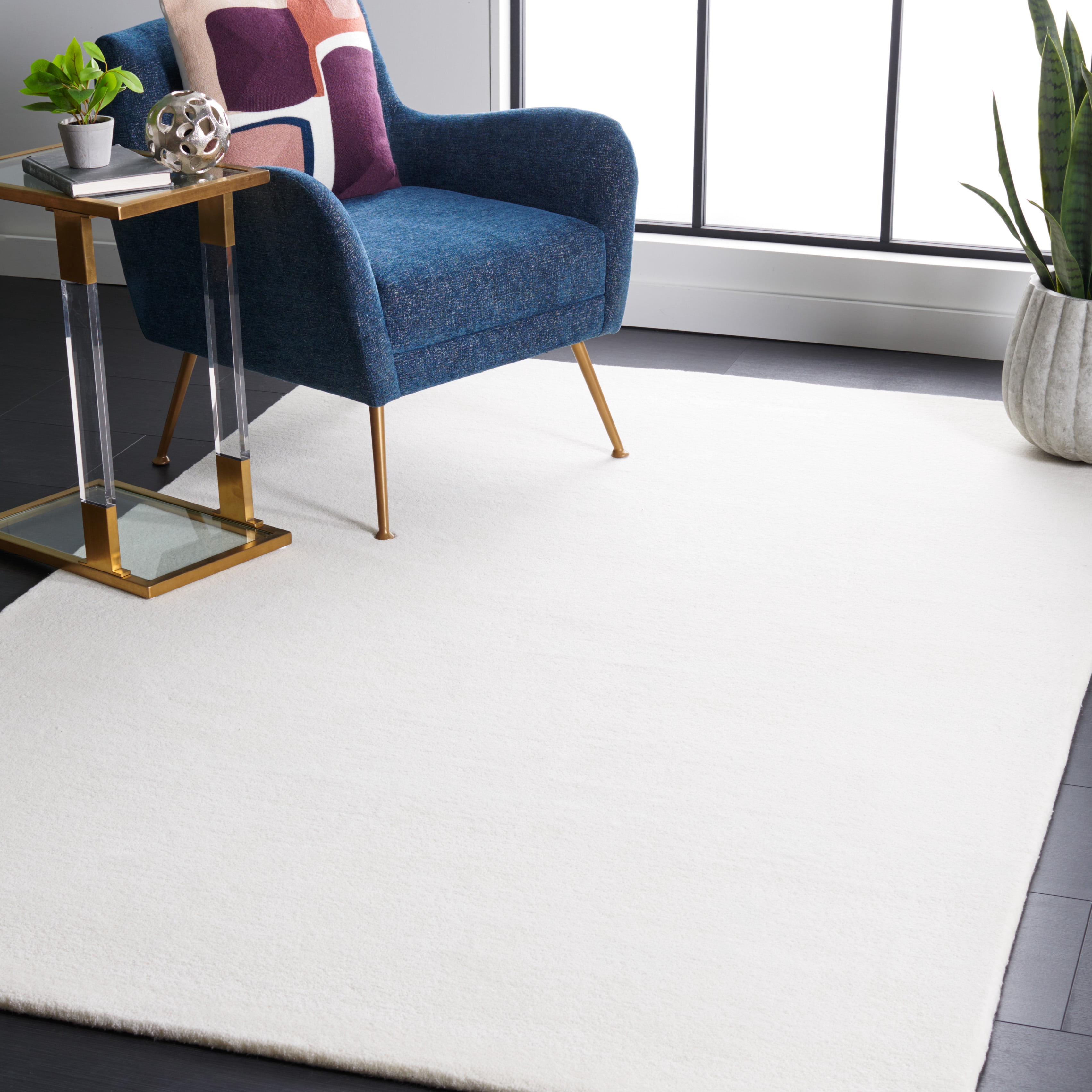 SAFAVIEH Fifth Avenue Debra Solid Area Rug, Ivory, 3' x 5'