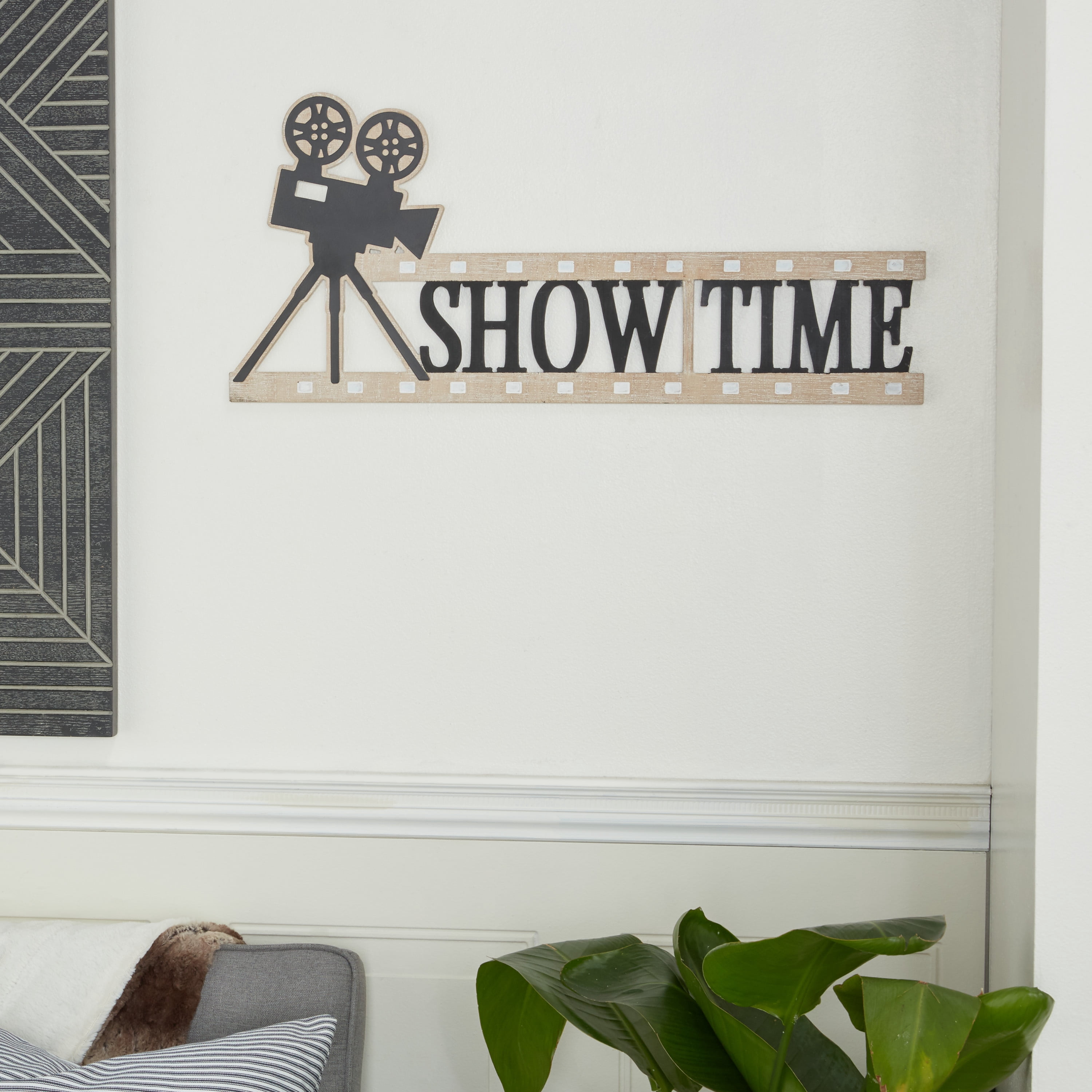 DecMode 5"W, 12"H Wood Industrial Wall Decor, Black, 1-Piece