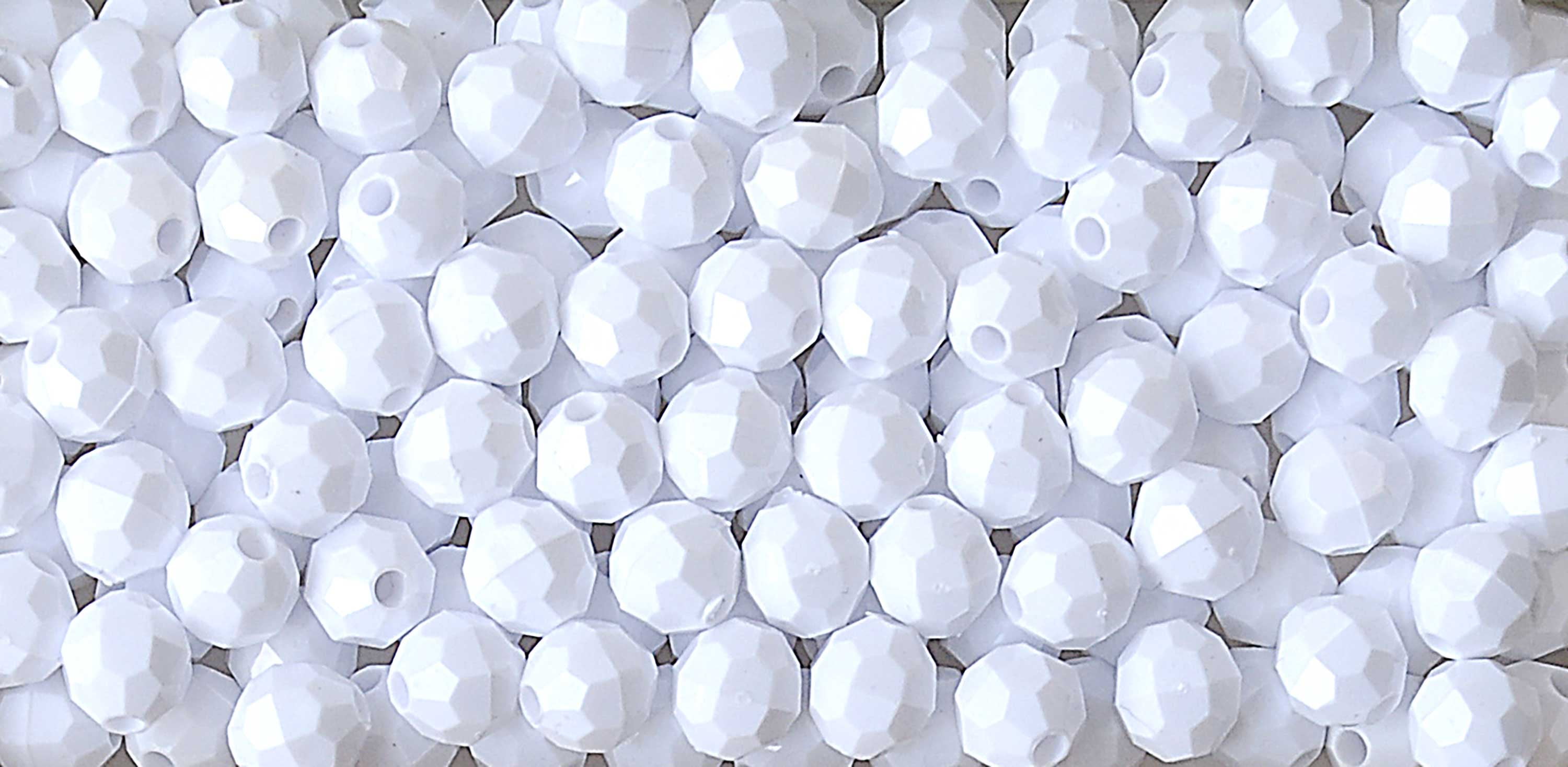 The Beadery 8MM Festive Faceted Round Plastic Beads, Emerald, Crystal, Ruby, Red, and White. 4500 Beads.