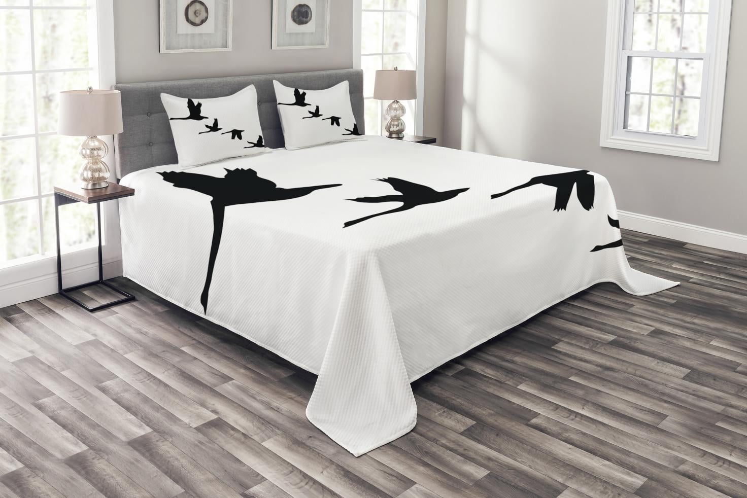 Freedom Bedspread Set King Size, Silhouette of Group of Flying Birds