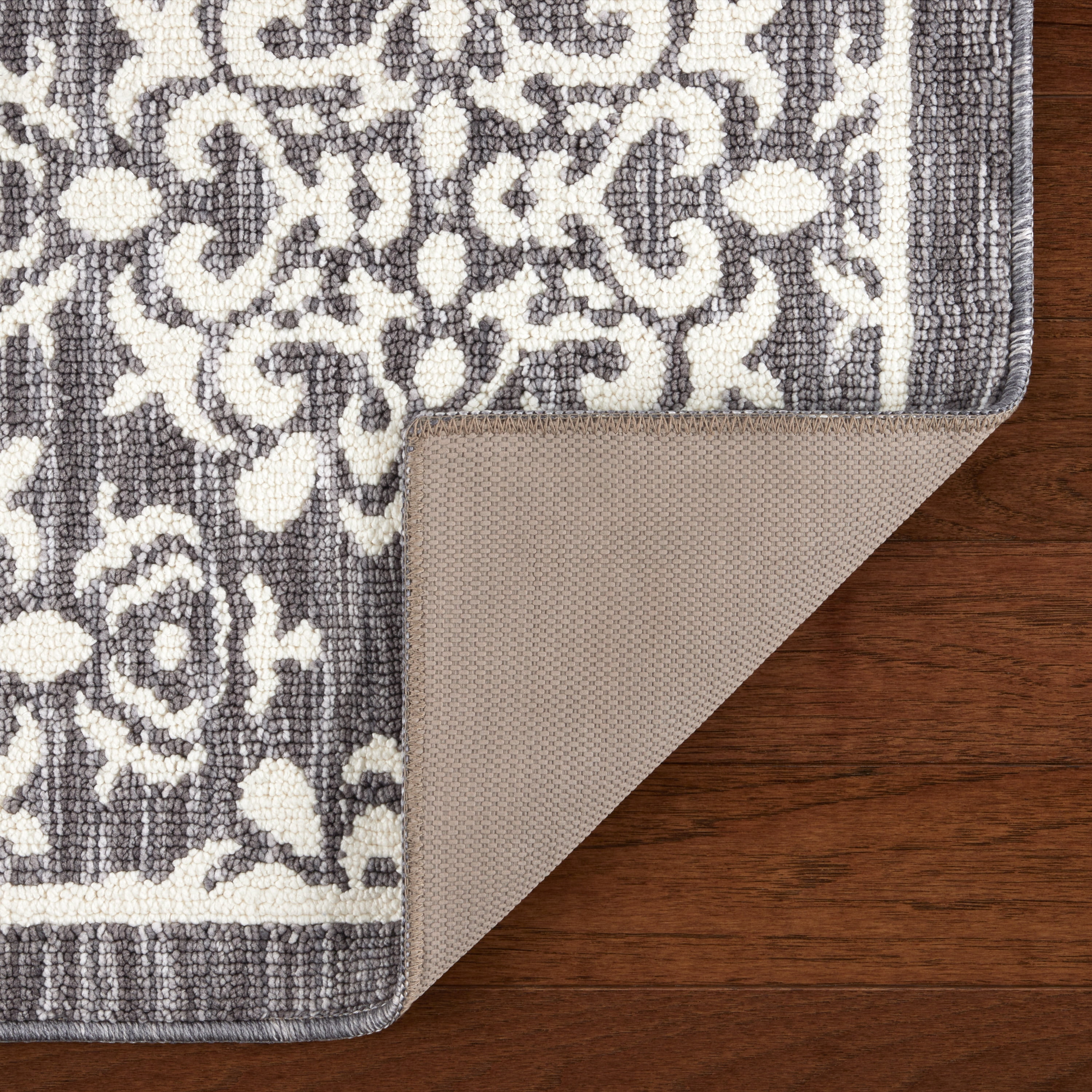 TOWN & COUNTRY EVERYDAY Walker Damask Medallion Everwash® Washable Multi-Use Decorative Rug, Tufted Kitchen Rug, Low-Profile Door Mat, Bedroom Rug and Bath Rug with Non-Slip Backing, Grey, 24"x40"