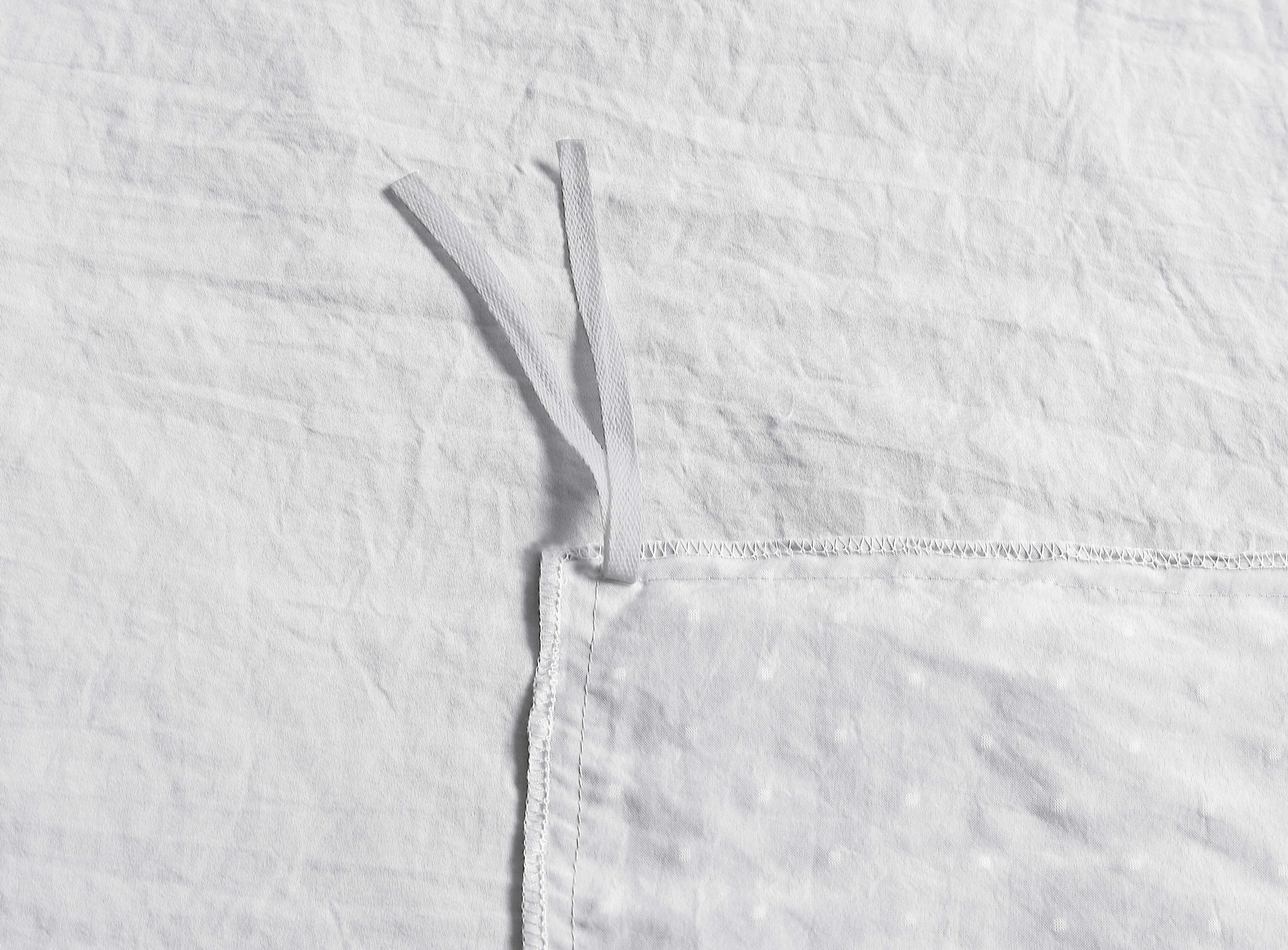 Swift Home Dot Clip Textured Duvet Cover Set, Soft All Season Bedding with Zipper Closure, Twin, White