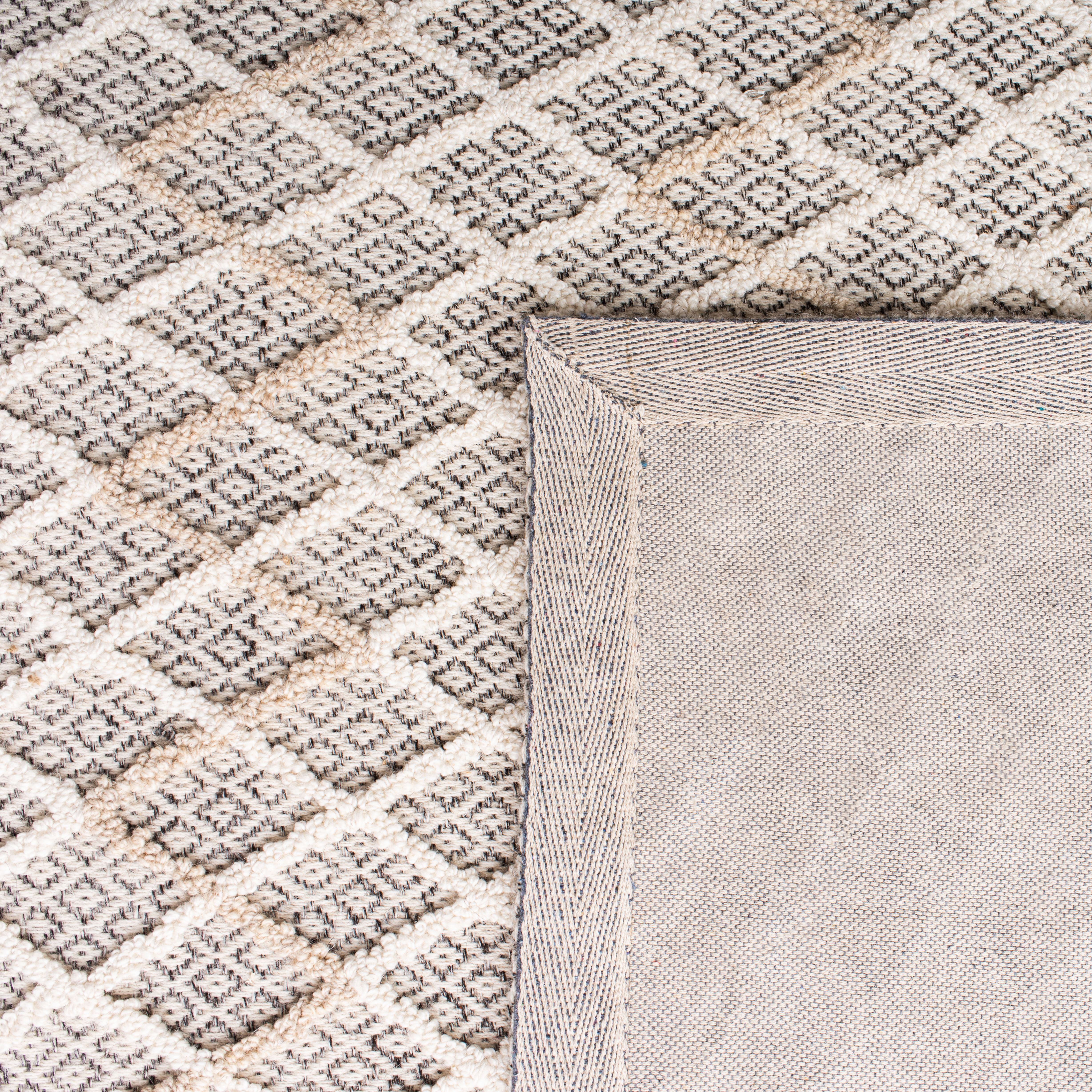SAFAVIEH Trace Giselle Geometric Area Rug, Ivory/Black, 6' x 6' Square