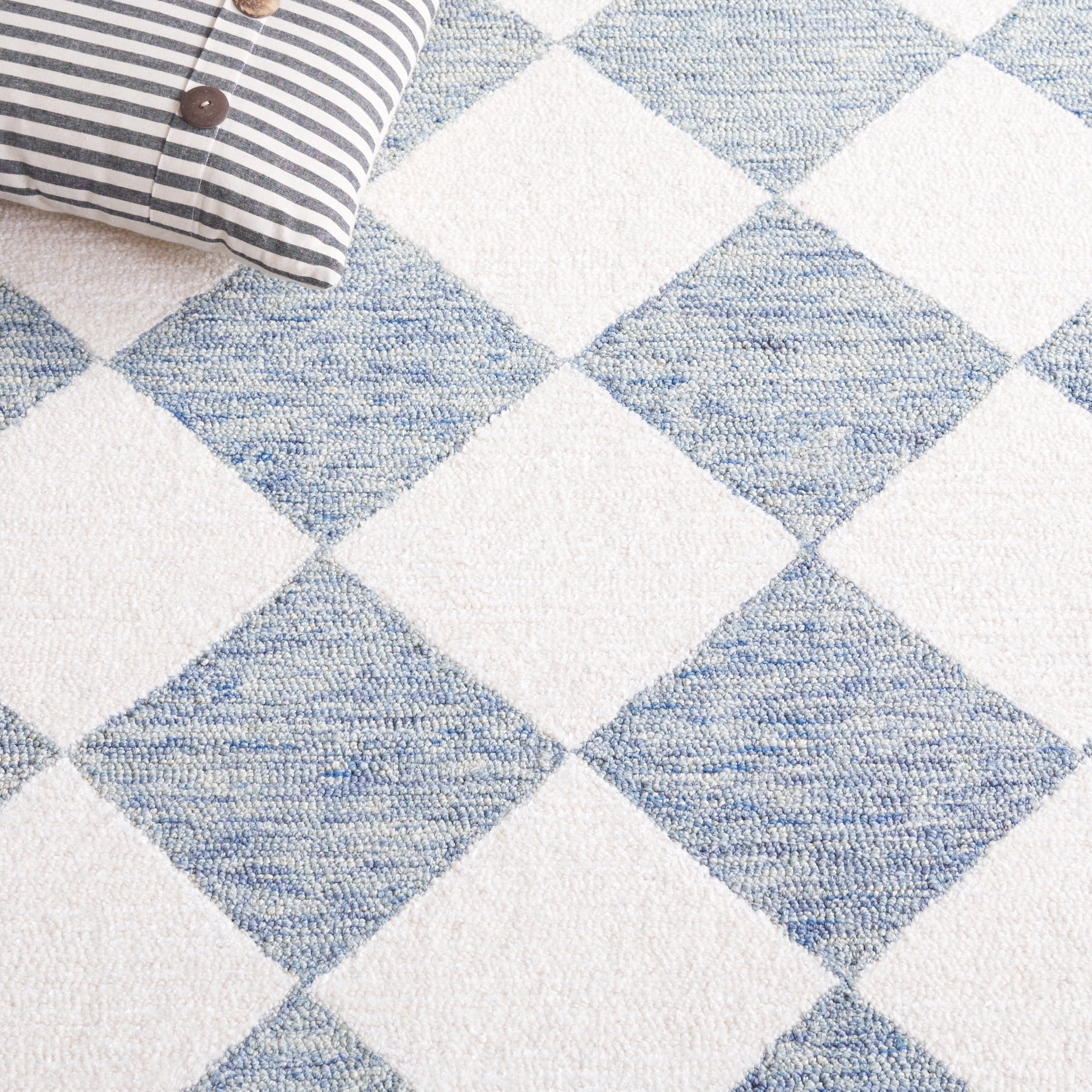 Safavieh Ebony Mercia Diamond Runner Rug, Blue/Ivory, 2'3" x 9'