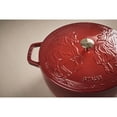 thumbnail image 4 of STAUB la Cocotte Four Français Rond en Fonte 4,8 L Année du Cheval, Cerise, 4 of 11