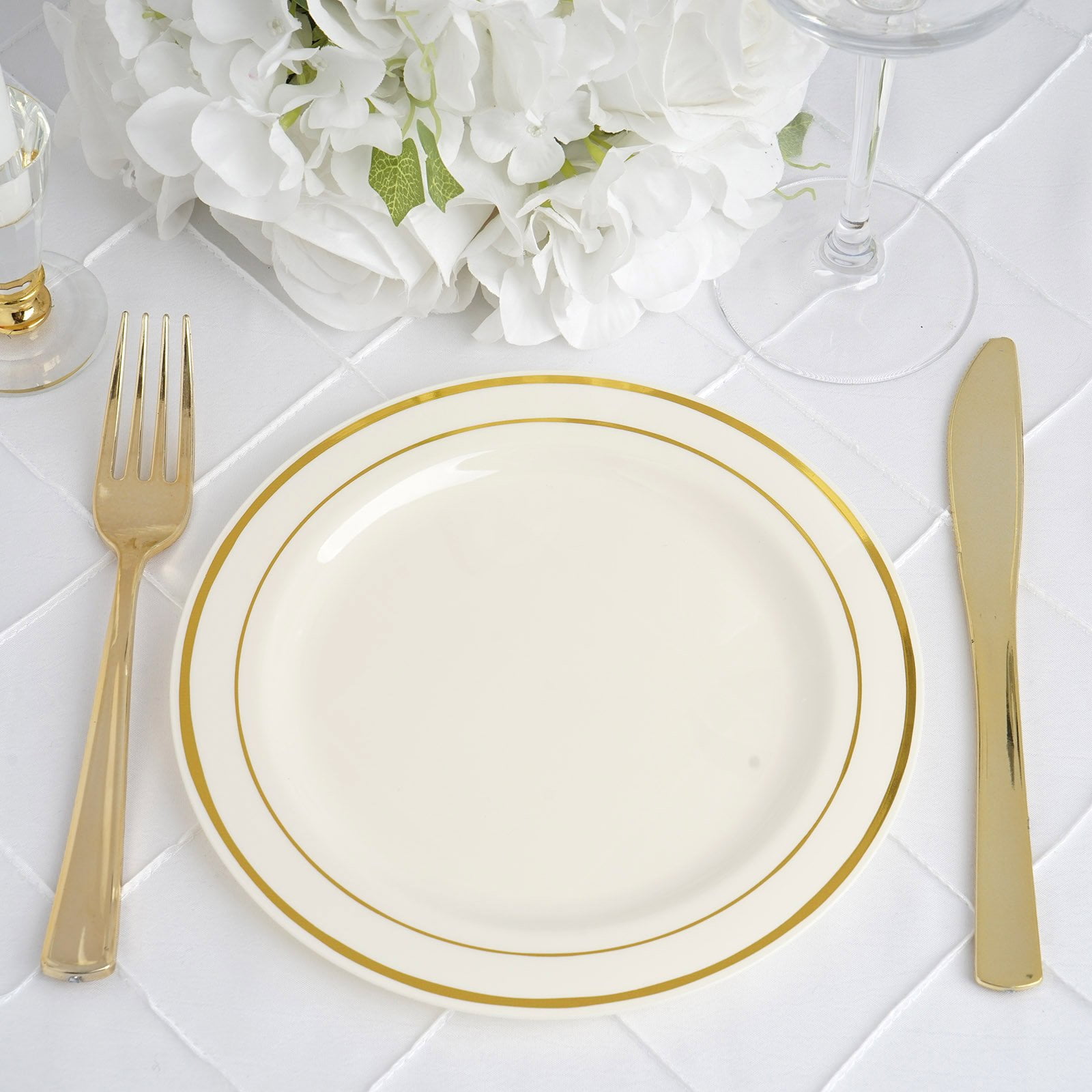 Efavormart 50 Pcs Gold Trimmed Round Disposable Plastic Plate Dinner