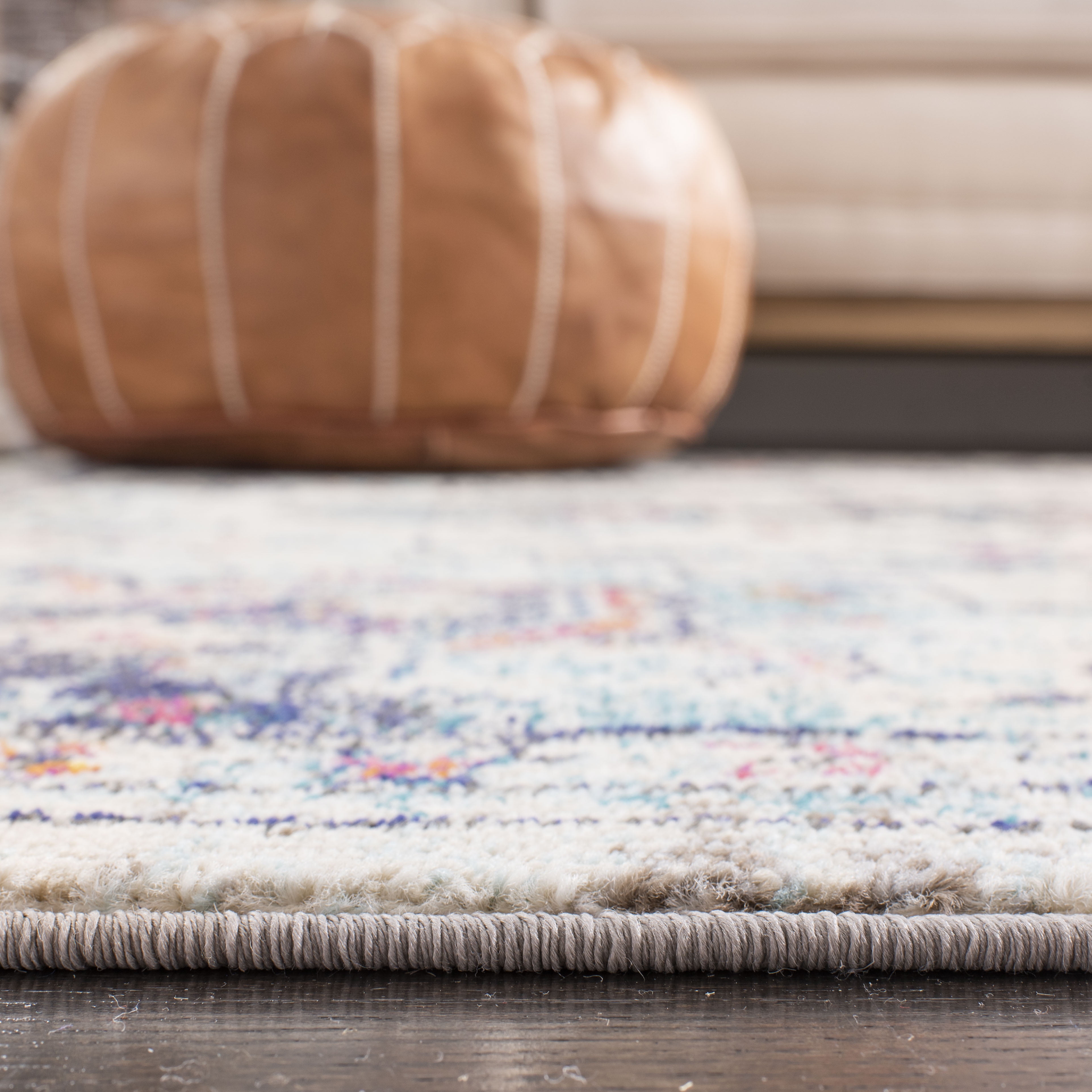SAFAVIEH Madison Dalia Oriental Area Rug, Cream/Blue, 5'3" x 7'6"