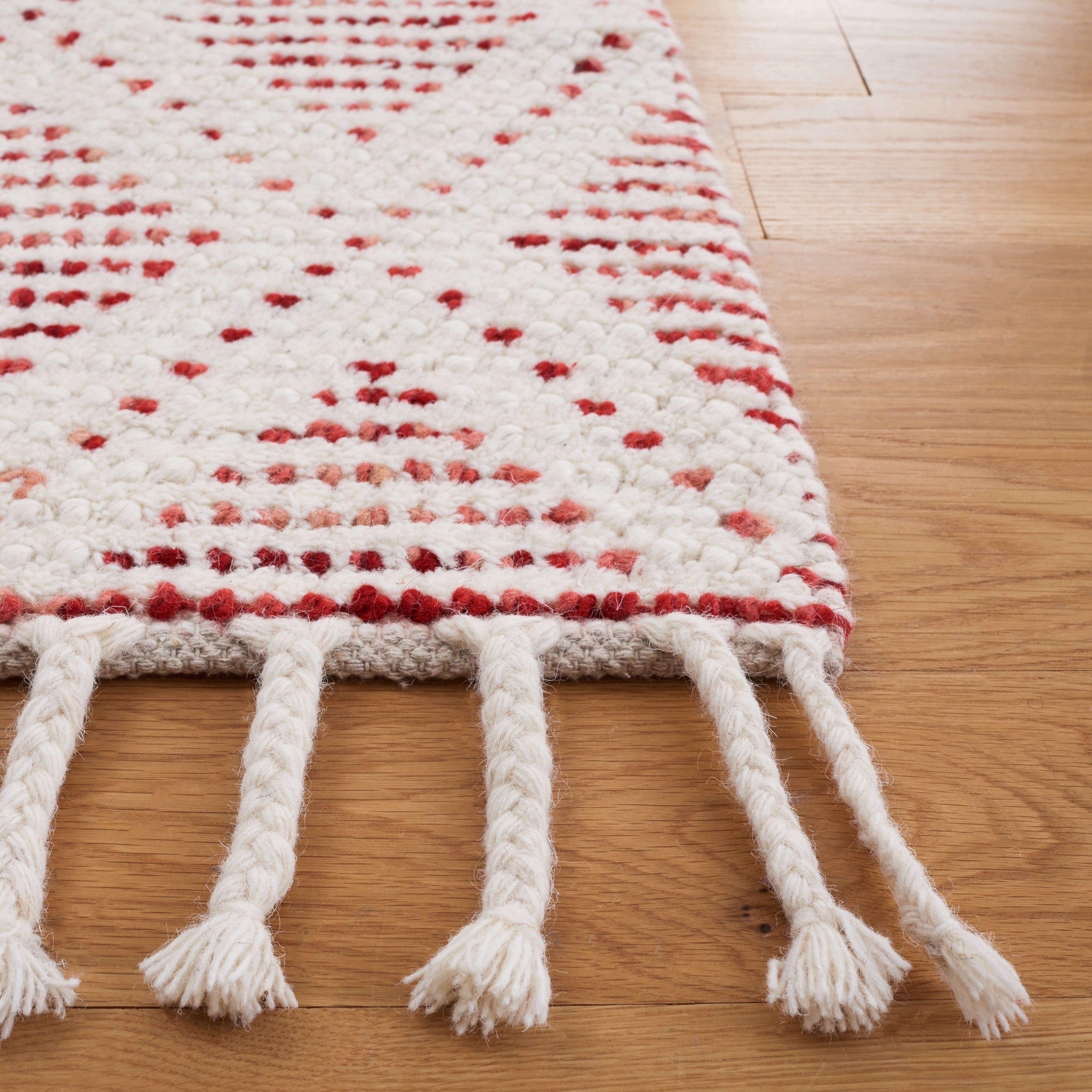 SAFAVIEH Natura Ruadhan Diamond Area Rug, Ivory/Red, 6' x 6' Square