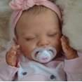 thumbnail image 3 of Zlgkjk Muñecas Bebé Reborn, Muñecas Bebé Recién Nacidas Realistas De 18"Niña con Cuerpo Completo De Silicona De Vinilo Suave, Muñecas Bebé Durmiendo Realistas para Niñas, Set De Regalo De Muñecas Bebé, 3 of 5