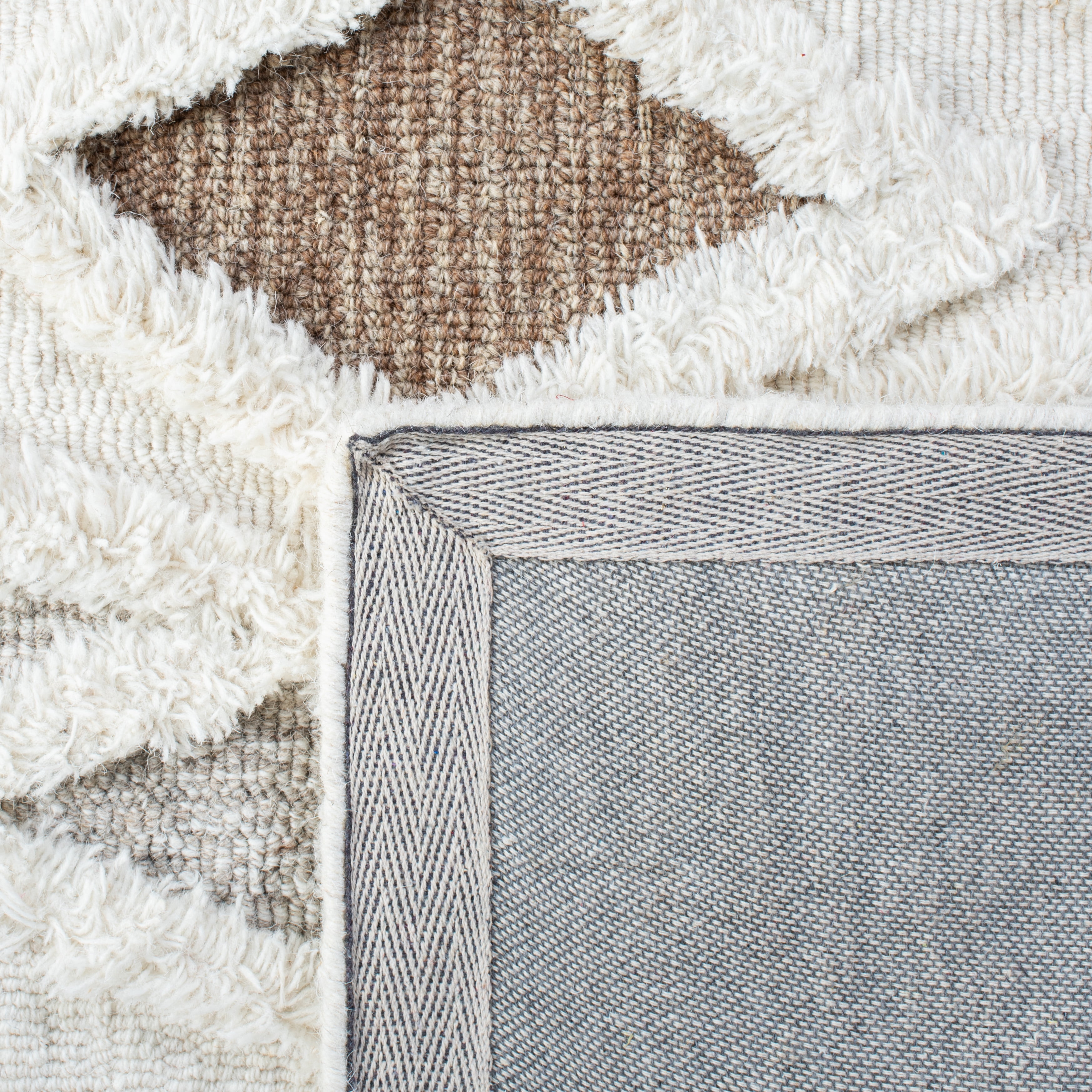 SAFAVIEH Casablanca Amelia Diamond Runner Rug, Ivory/Brown, 2'3" x 8'