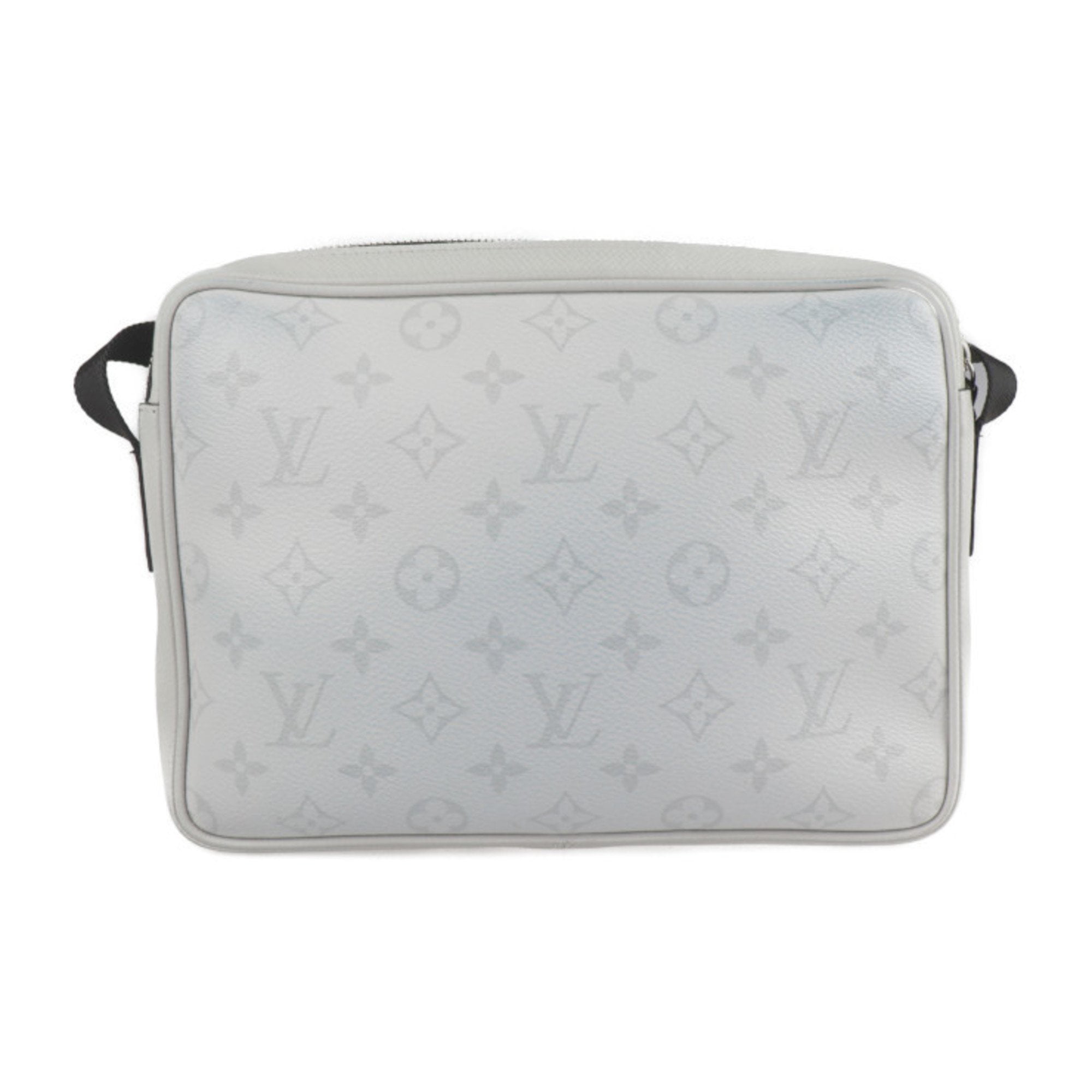 Louis Vuitton 2019 Pre-owned Monogram Taigarama Outdoor Messenger Bag - Blue